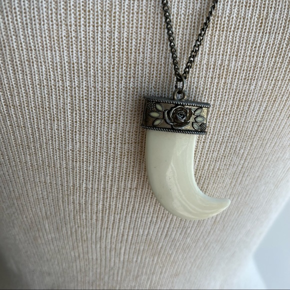 Faux Ivory Boho Tooth Necklace - Picture 5 of 8